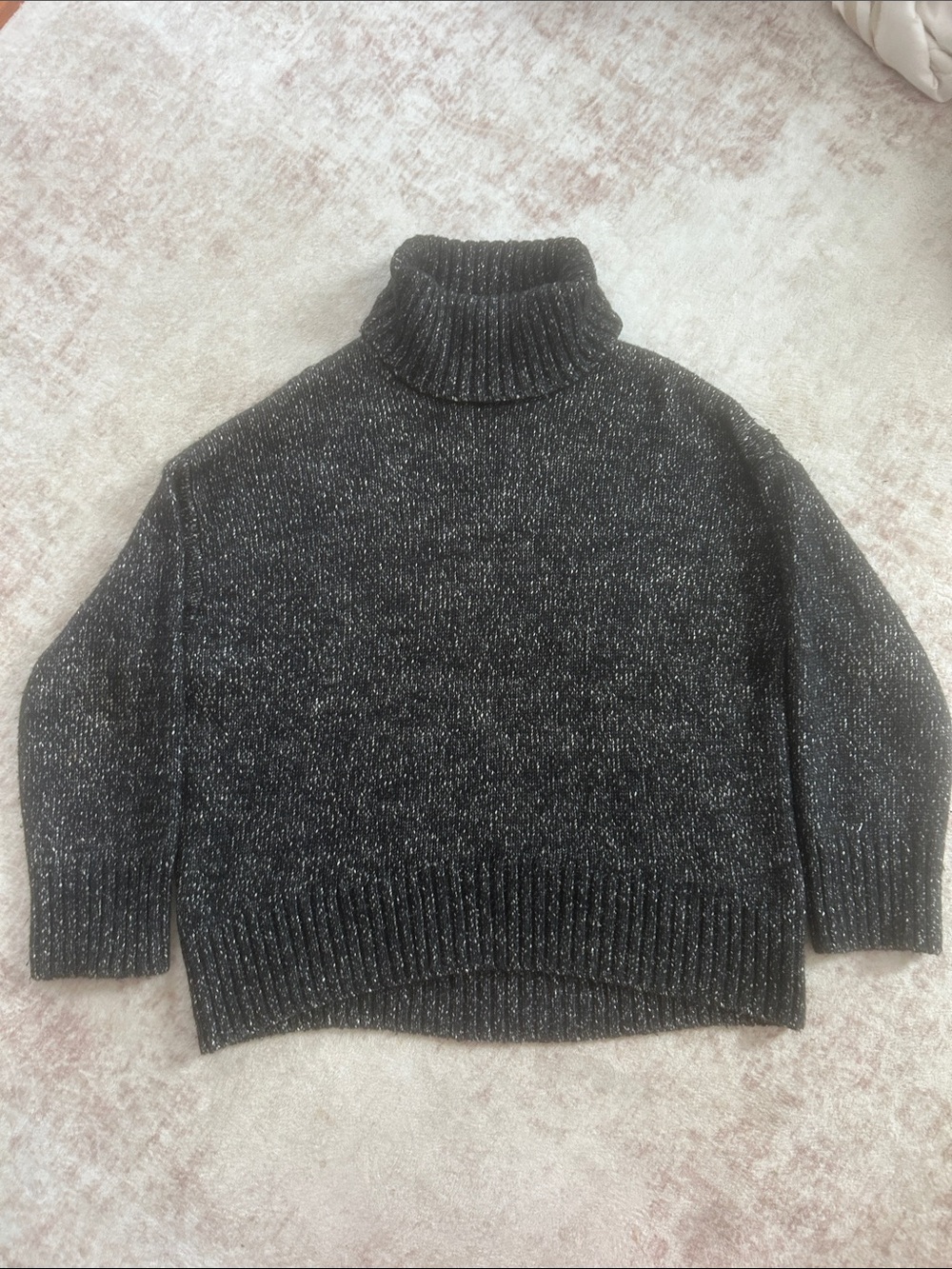 H&M Women’s Sweater Black Gray Speckled Turtleneck Size Medium